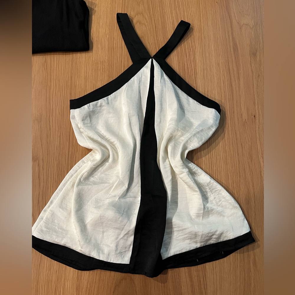 Stylish Black and White Halter Top Small